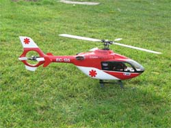 Erstflug EC-135 - mit Trainingsgestell